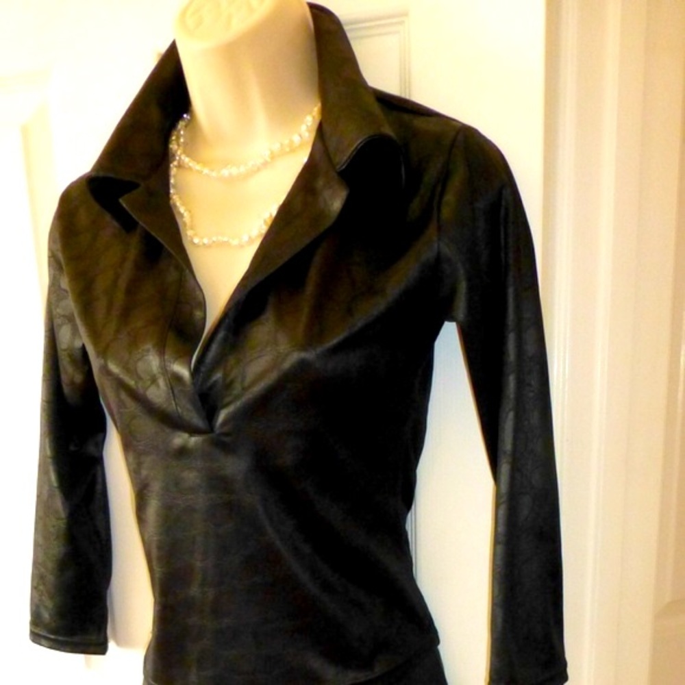 Vintage & Extremely flattering  Butisina Top Made in Paris, France